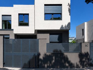 New build Terraced house with pool for sale in Calle de San Juan Bautista 9