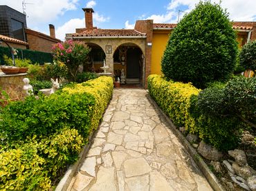 Casa con piscina in vendita a Caldes de Montbui