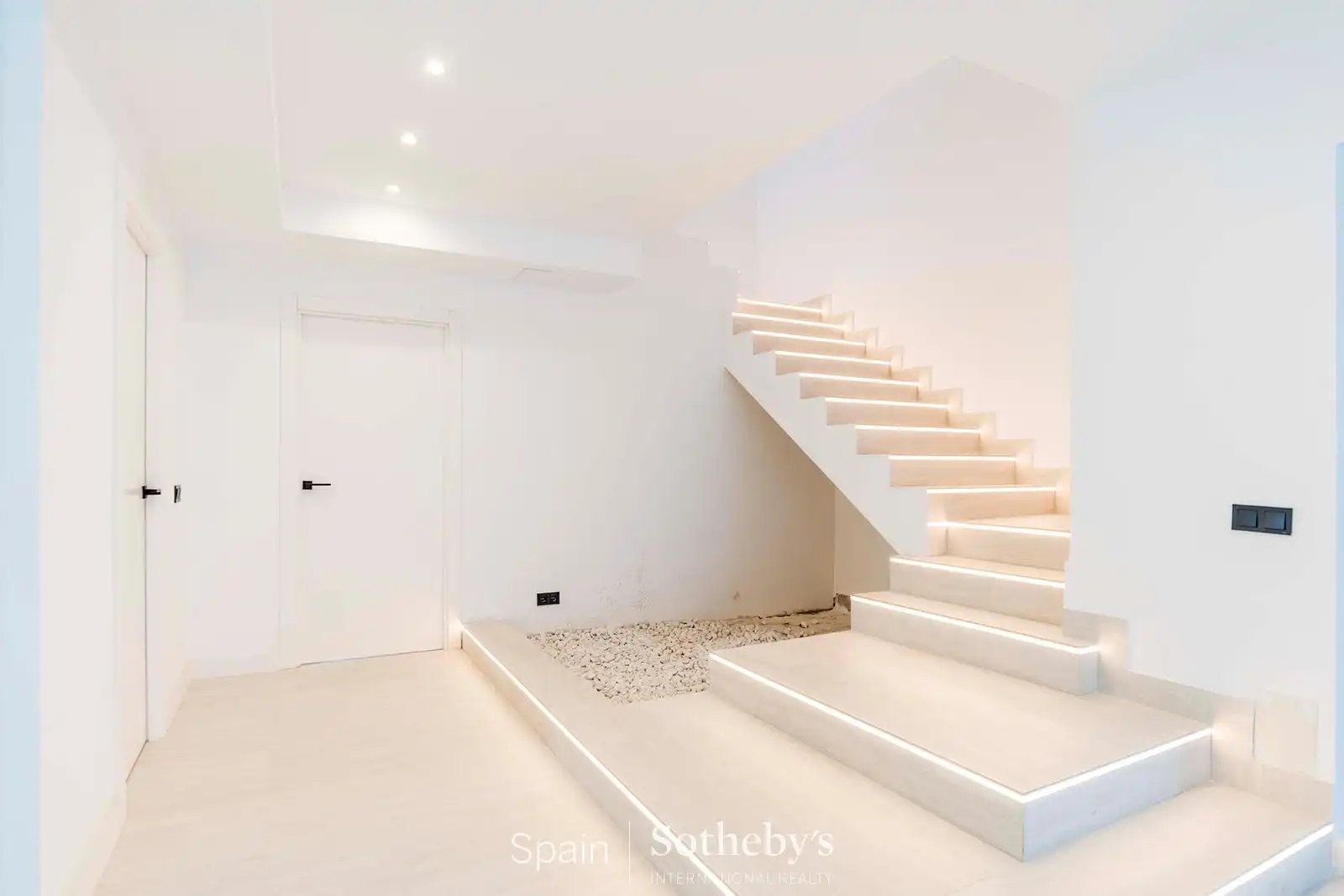 Houses for sale in Calle del Caballo, Somosaguas
