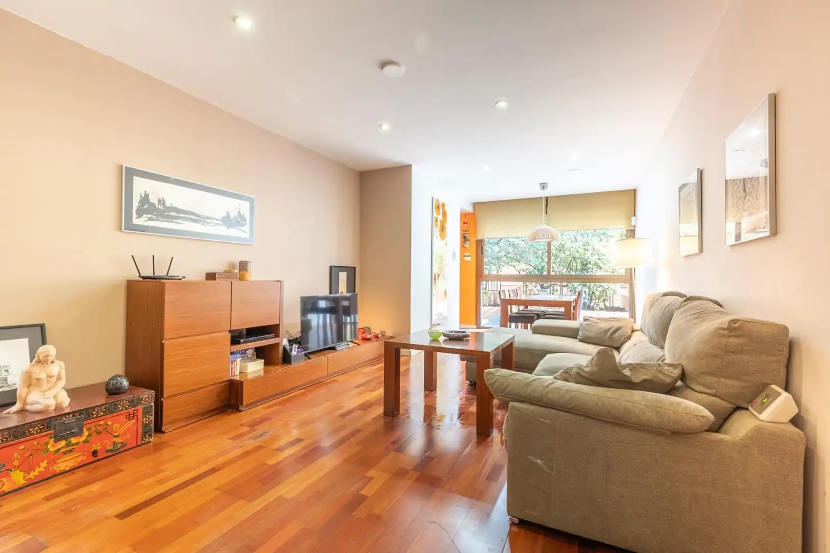 Living room of Ground floor for sale in  Barcelona Capital  with Community pool