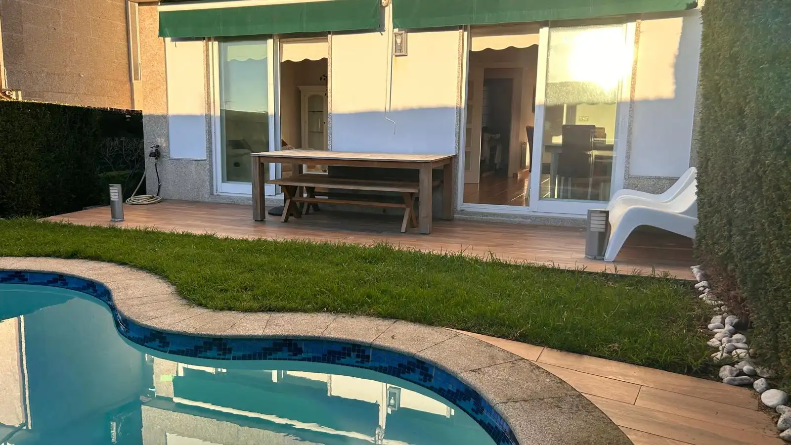 Terrassa de Casa adosada de lloguer en Nigrán amb Calefacció, Jardí privat i Parquet
