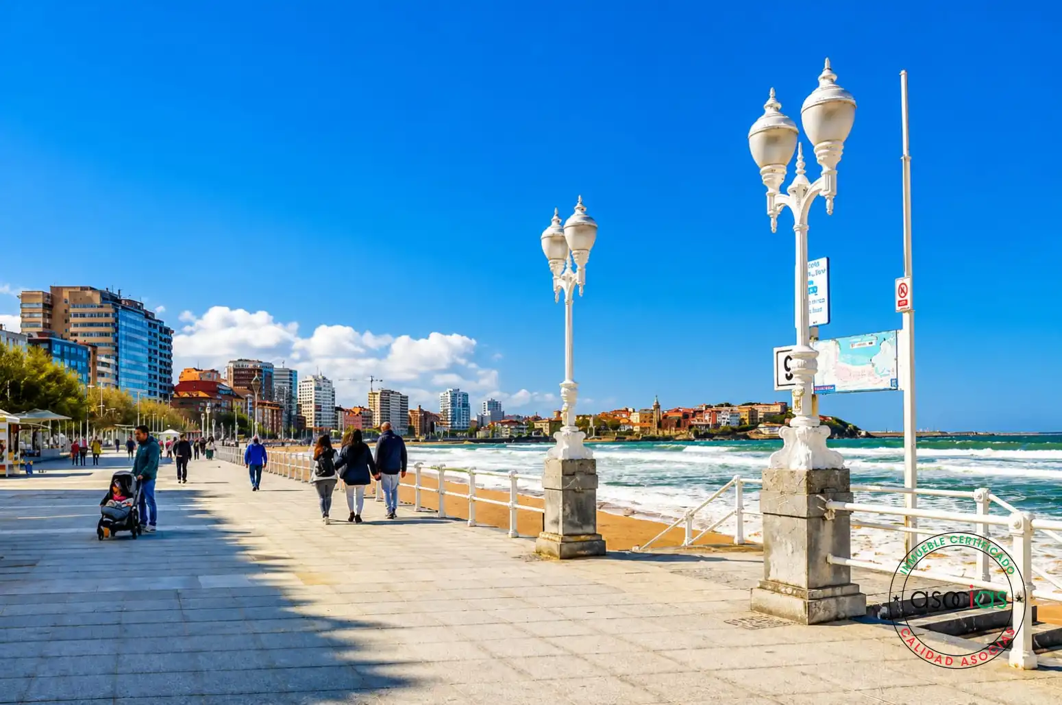 Vista exterior de Piso en venta en Gijón  con Calefacción