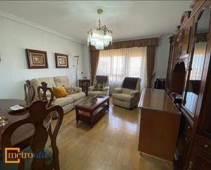 Living room of Flat for sale in Salamanca Capital  with Heating, Parquet flooring and Balcony