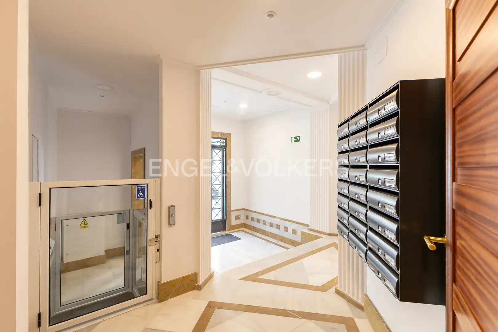 Flat for rent in Madrid  with Air Conditioner, Heating and Storage room