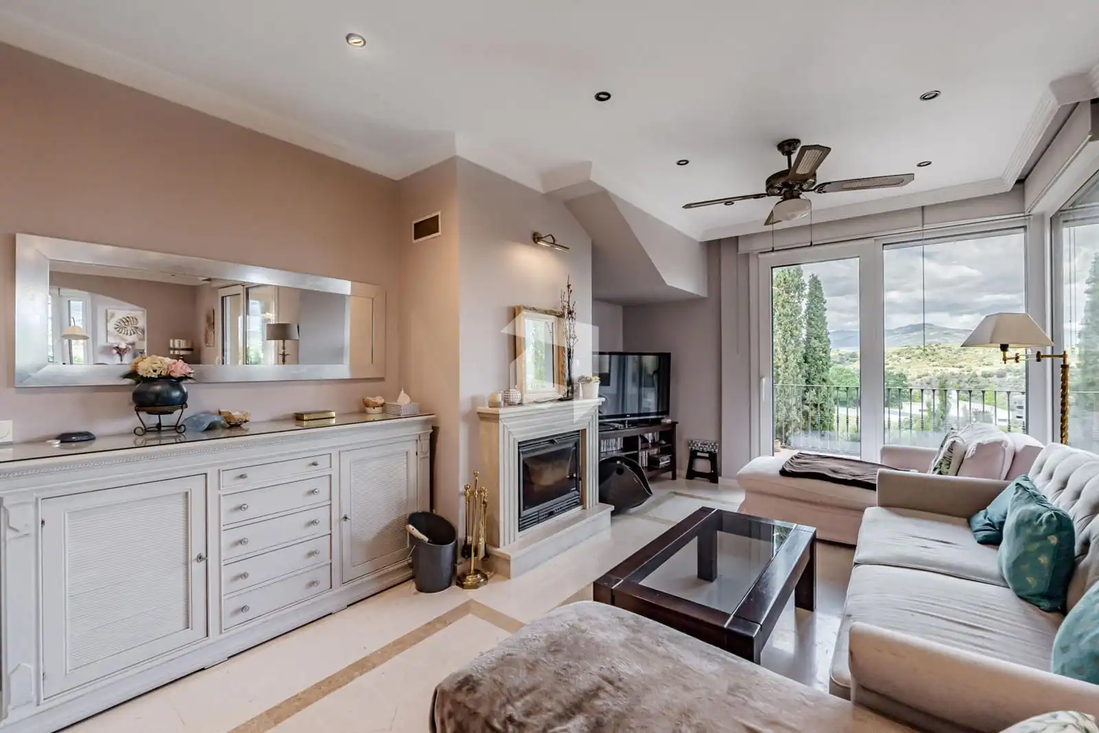 Sala de estar de Casa o chalet en venta en Venturada con Calefacción, Jardín privado y Terraza
