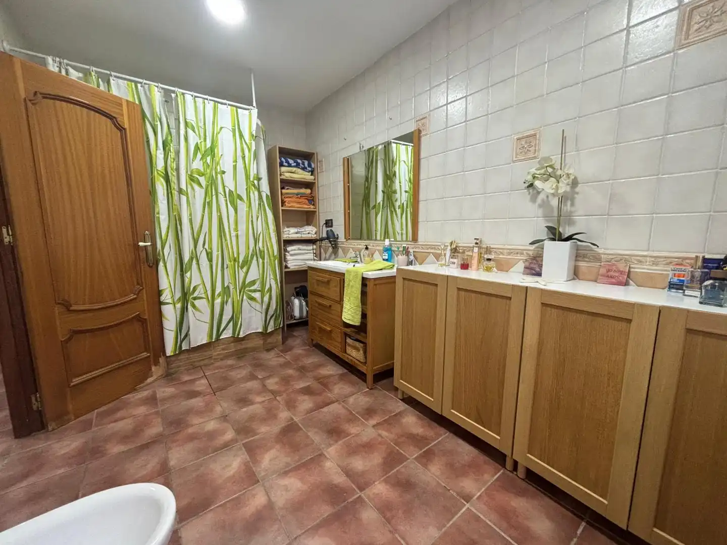 Baño de Casa adosada en venta en Los Montesinos con Aire acondicionado, Terraza y Amueblado