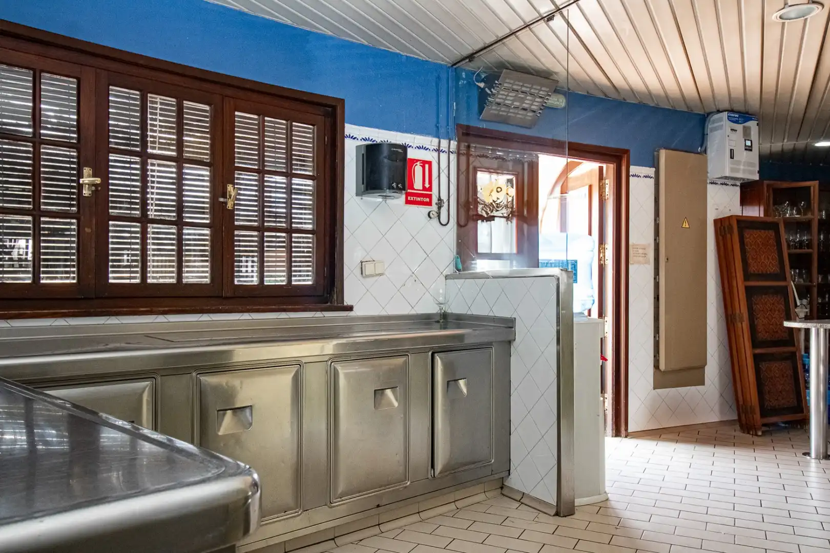 Cuina de Local en venda en Orihuela amb Aire condicionat