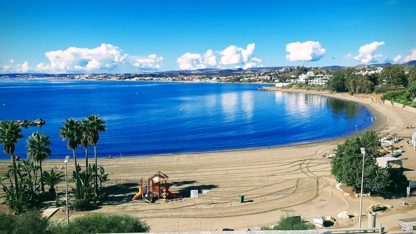 Vista exterior de Pis en venda en Estepona amb Aire condicionat, Calefacció i Terrassa