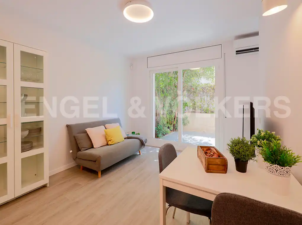 Sala de estar de Piso de alquiler en Barcelona con Aire acondicionado, Calefacción y Jardín privado