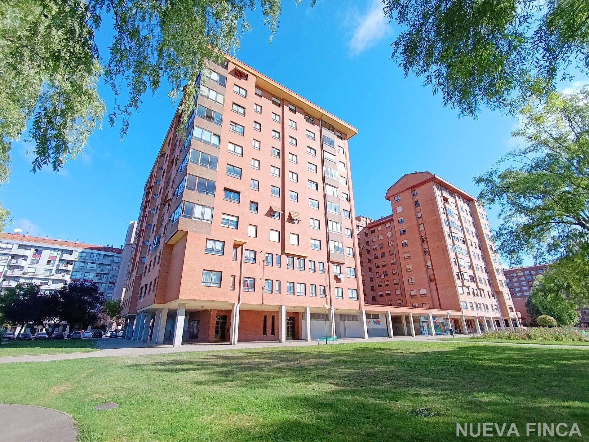 Vista exterior de Piso en venta en Burgos Capital