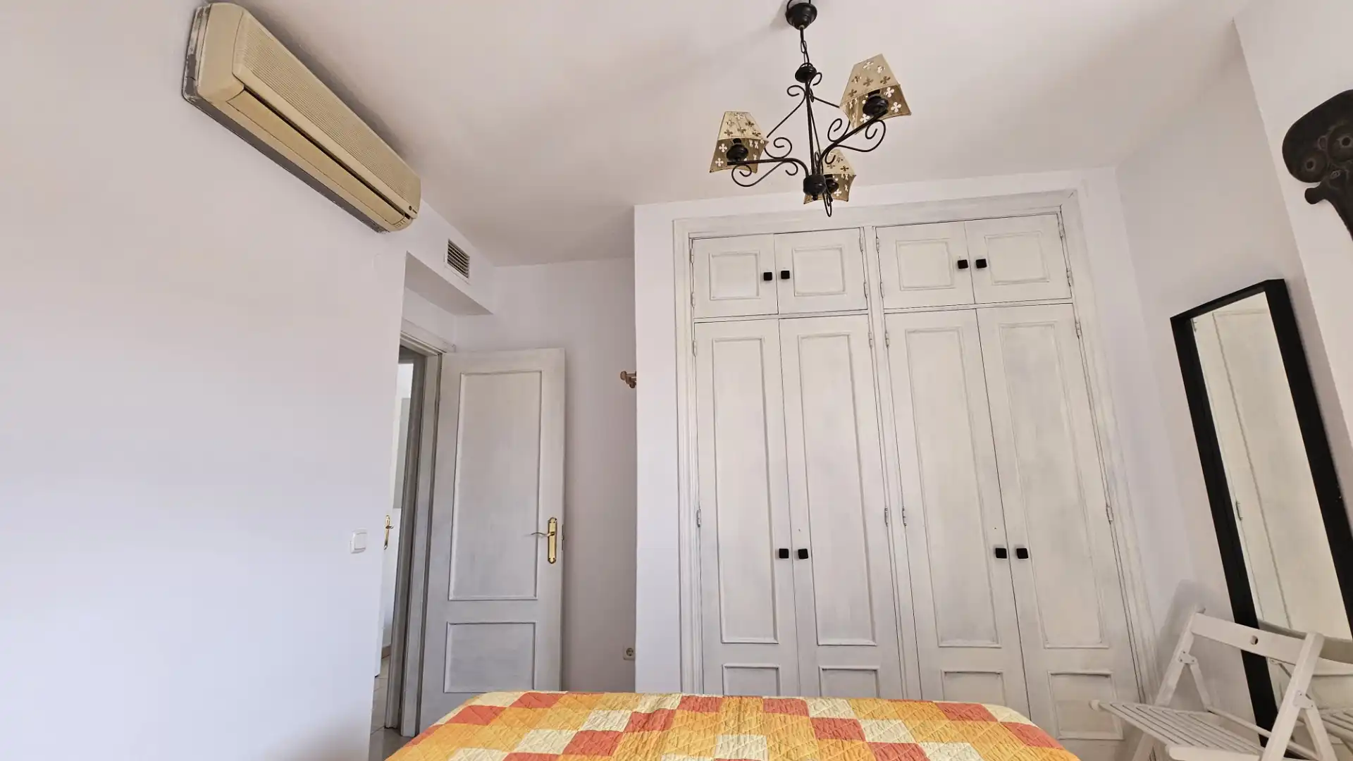 Habitación de Piso de alquiler en Málaga con Aire acondicionado y Amueblado