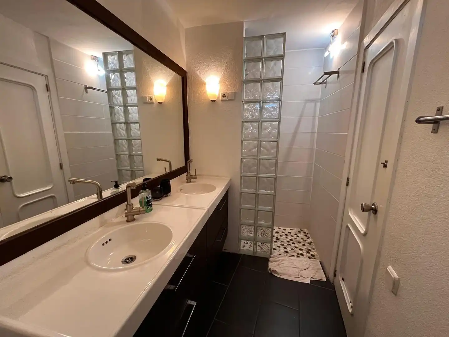 Bathroom of Flat for rent in  Palma de Mallorca  with Air Conditioner, Terrace and Furnished