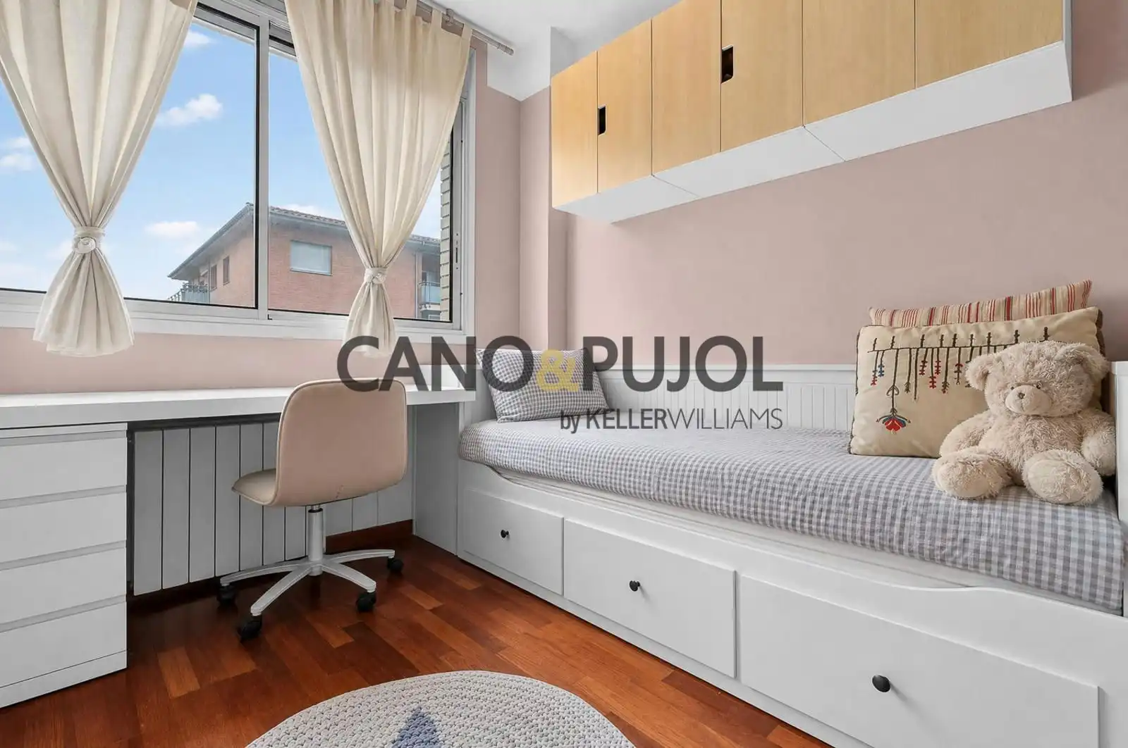 Dormitori de Pis en venda en Sant Cugat del Vallès amb Aire condicionat, Calefacció i Parquet