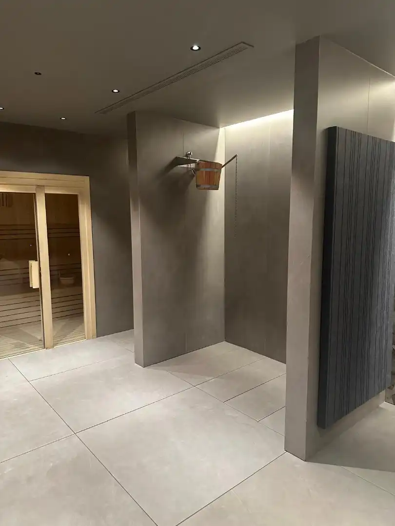 Bathroom of Flat for sale in Marbella  with Air Conditioner, Terrace and Internet