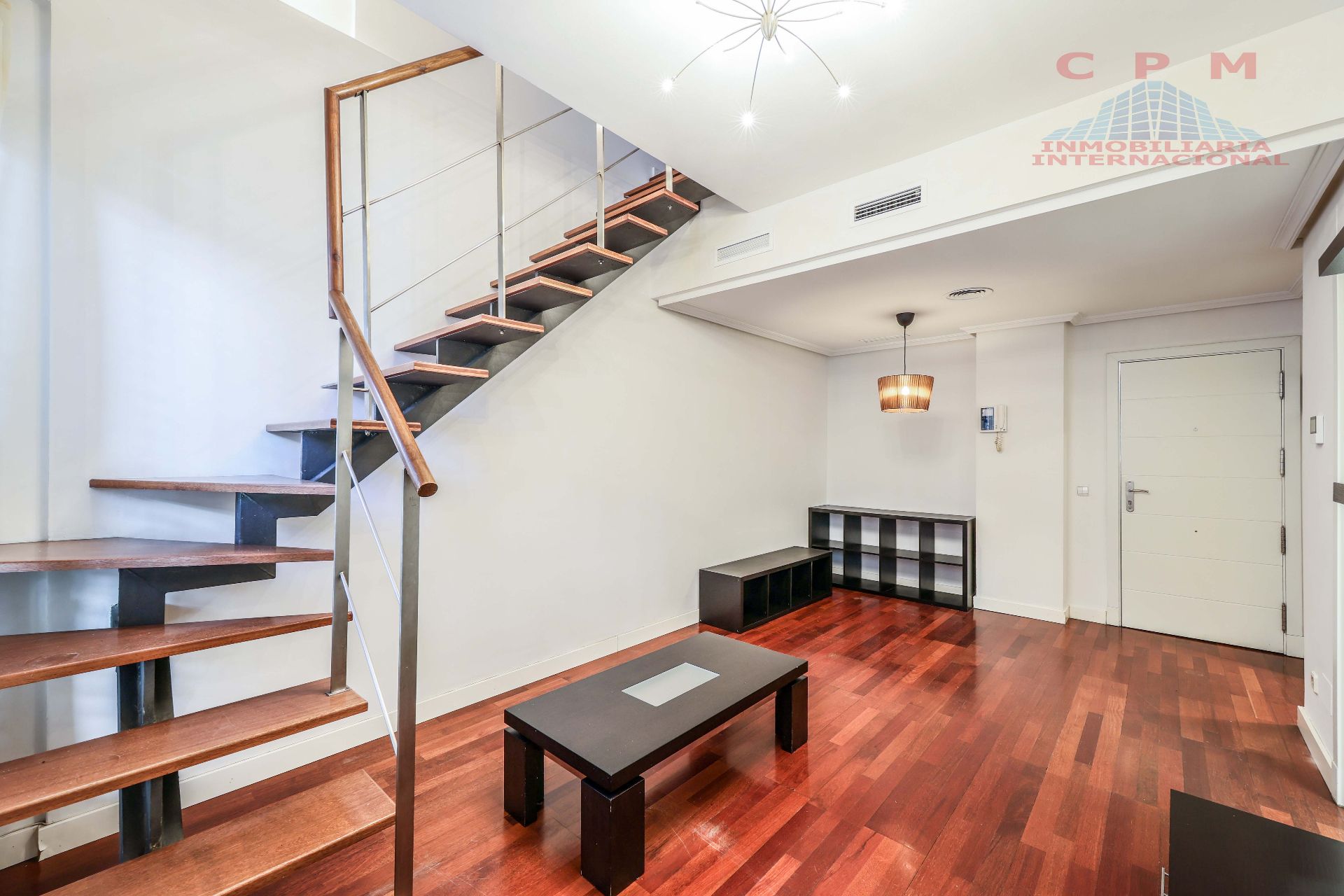 Sala d'estar de Dúplex de lloguer en  Madrid Capital amb Aire condicionat, Calefacció i Parquet