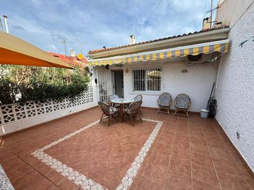 Detached house with garden for sale in Zona Carrefour - Urbanizaciones