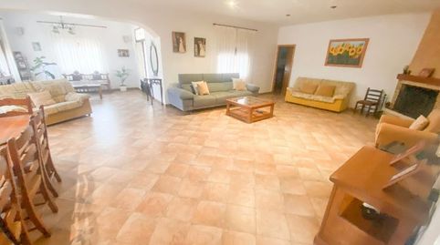 Chalet con terreno y piscina en El Campet