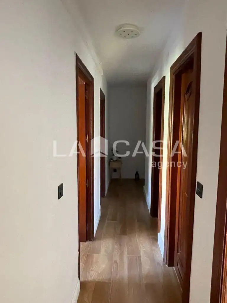 Piso en venta en Algeciras con Terraza, Horno y Lavadora