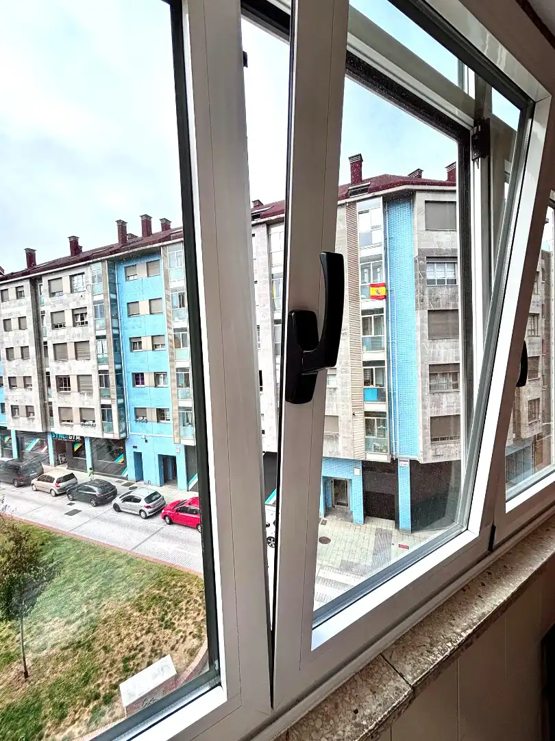 Vista exterior de Piso en venta en Gijón  con Calefacción, Parquet y Terraza