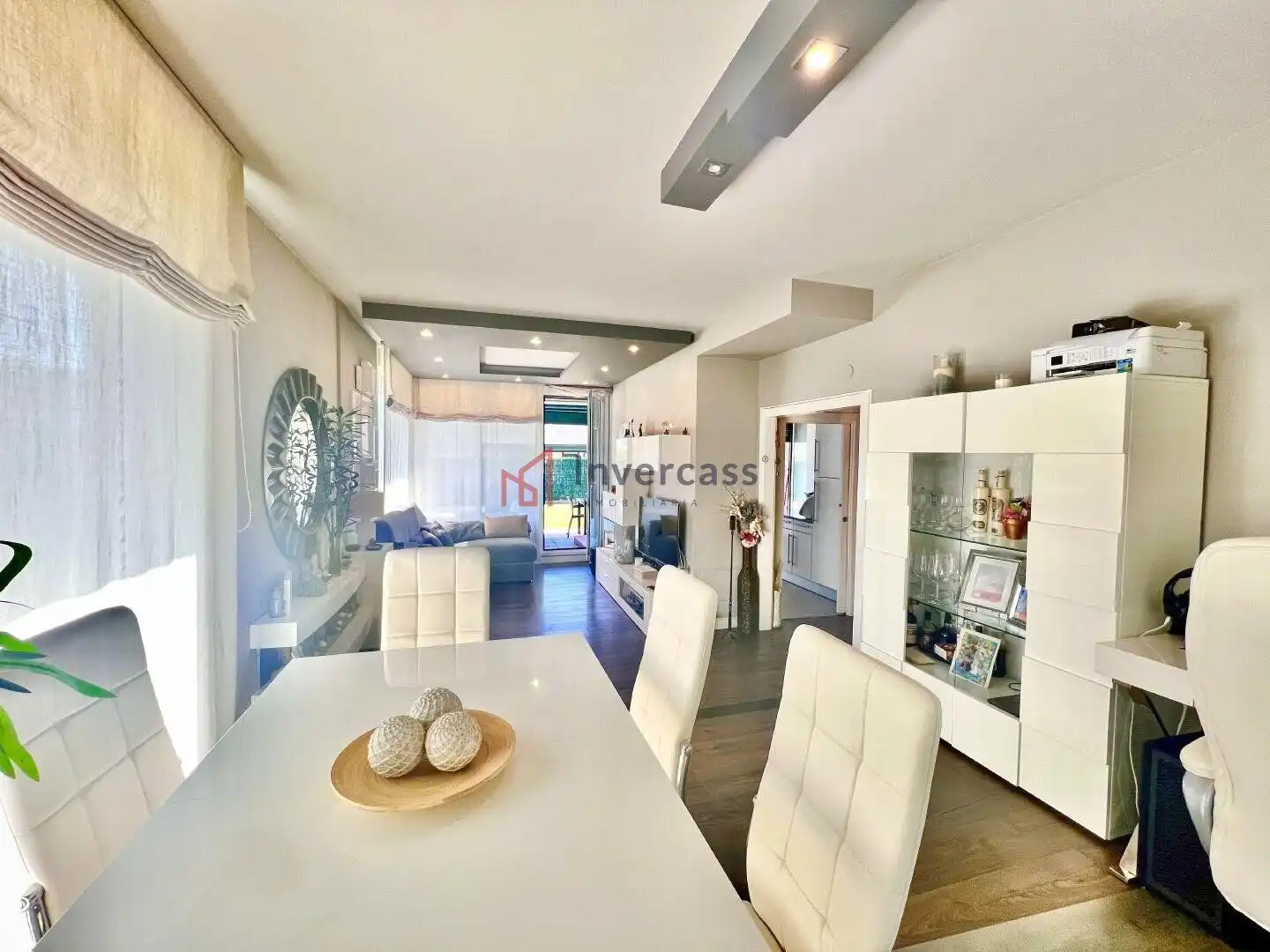 Sala de estar de Casa adosada en venta en Castro-Urdiales con Jardín privado, Trastero y Piscina comunitaria