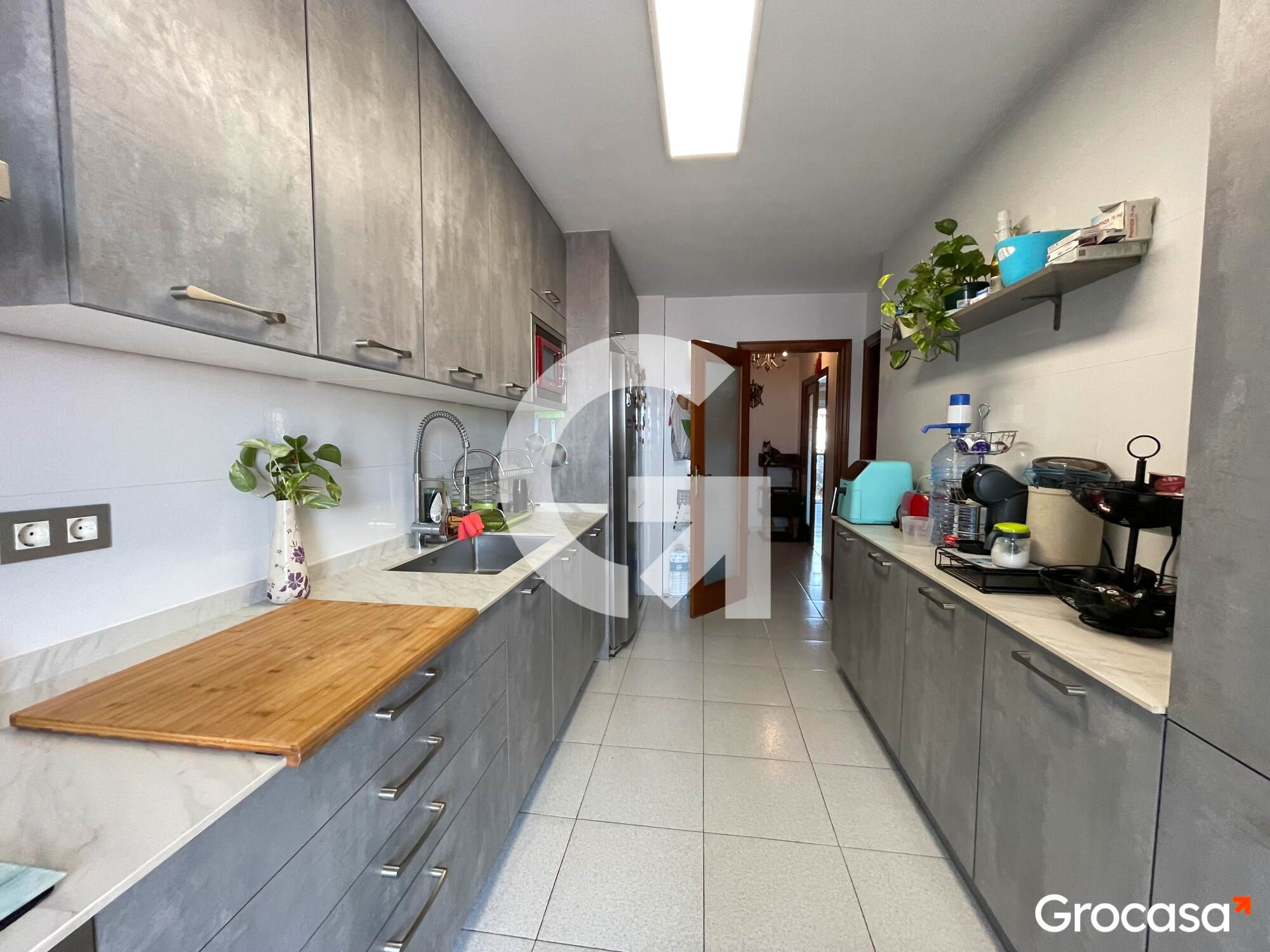 Cuina de Pis en venda en Mataró amb Forn, TV i Balcó