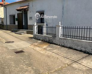 Exterior view of House or chalet for sale in El Cabaco 