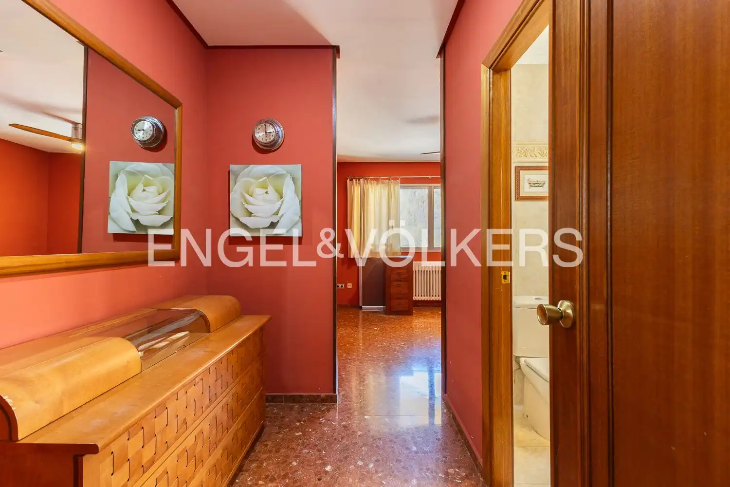 Houses for sale in Chiva  with Air Conditioner, Heating and Private garden