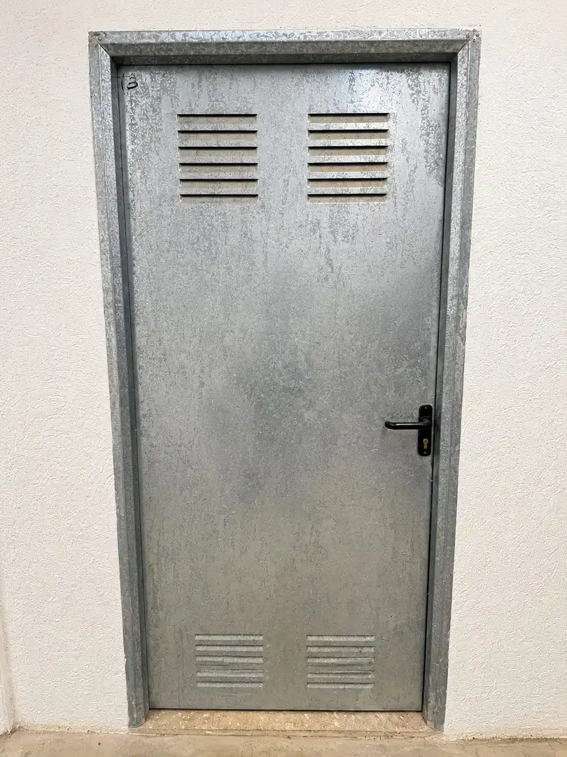 Exterior view of Storage room for sale in Centre