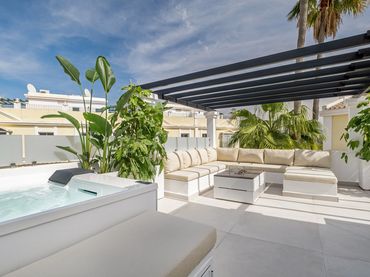 Adosado con piscina en venta en Nueva Andalucía