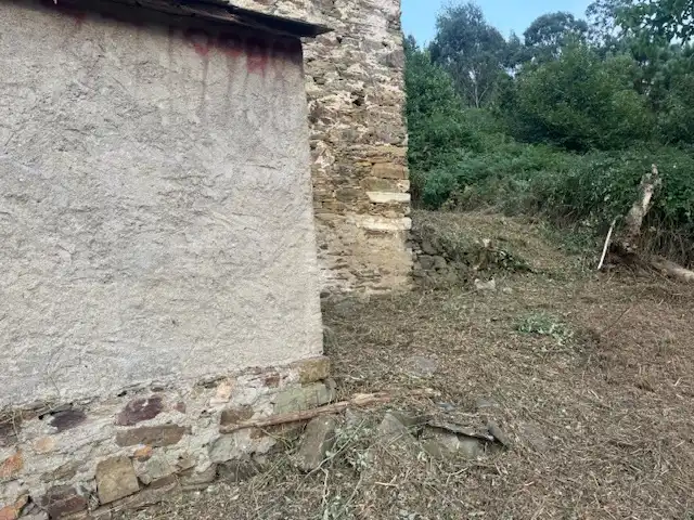 Außenansicht von Country house zum Verkauf in Castropol