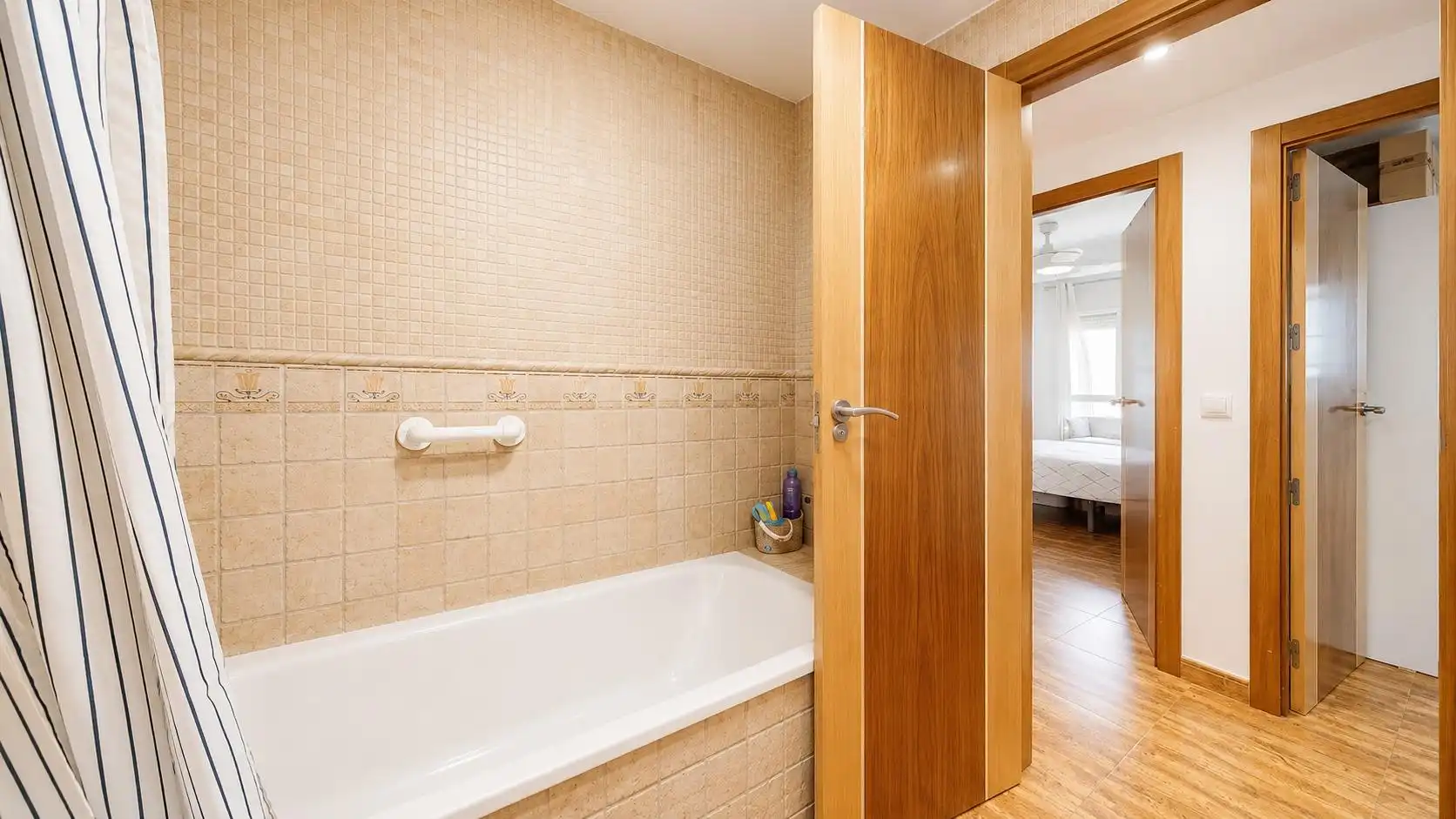 Baño de Piso en venta en Almería con Aire acondicionado y Balcón