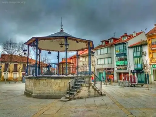 Vista exterior de Dúplex en venta en El Espinar pueblo