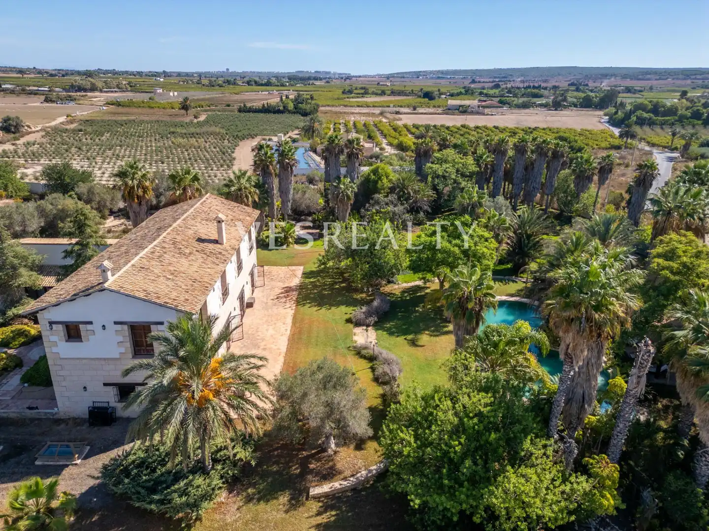 Vista exterior de Casa o xalet en venda en Elche / Elx amb Aire condicionat, Calefacció i Jardí privat