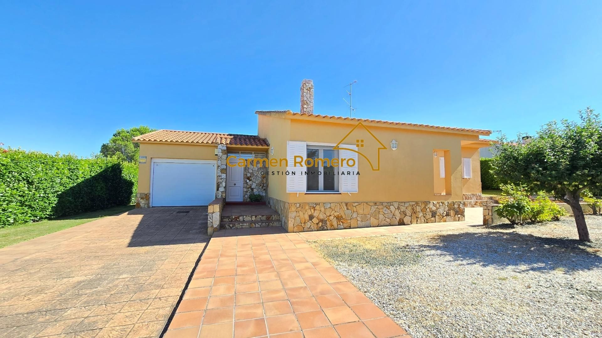 Exterior view of House or chalet for sale in Mozárbez  with Private garden, Terrace and Storage room
