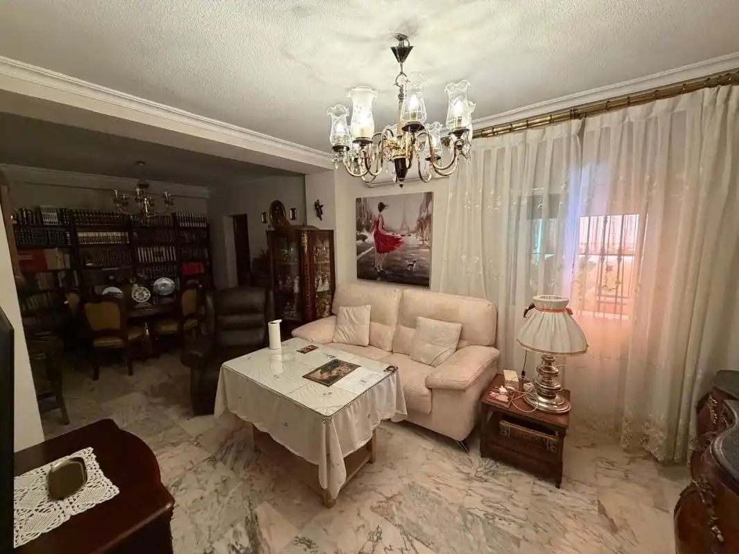 Sala d'estar de Casa adosada en venda en Dos Hermanas amb Aire condicionat, Calefacció i Terrassa