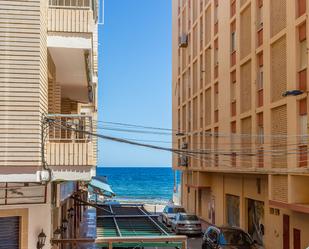 Vista exterior de Apartament en venda en Torrevieja amb Terrassa i Moblat