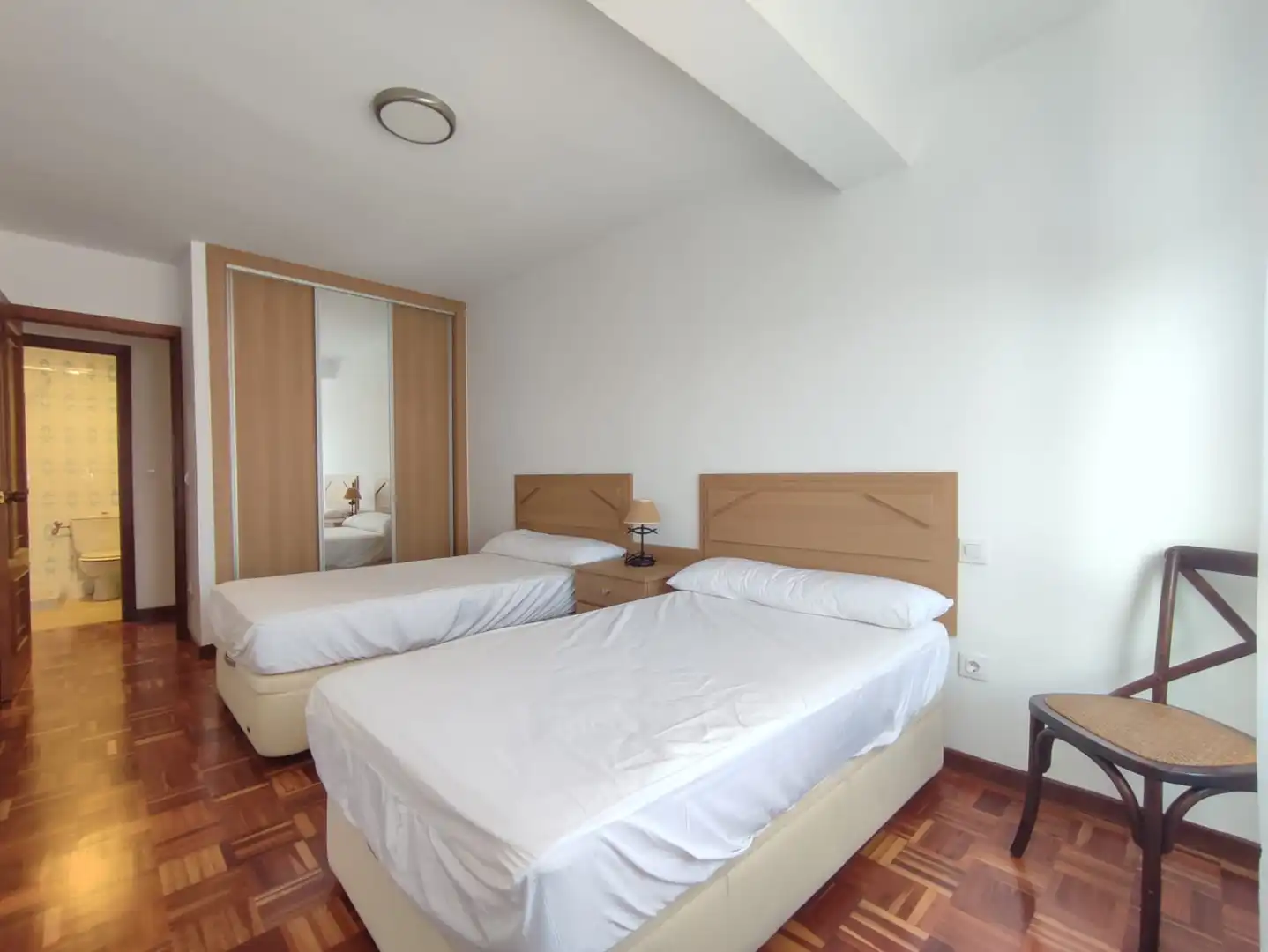 Bedroom of Flat for rent in Gijón   with Heating, Parquet flooring and Furnished
