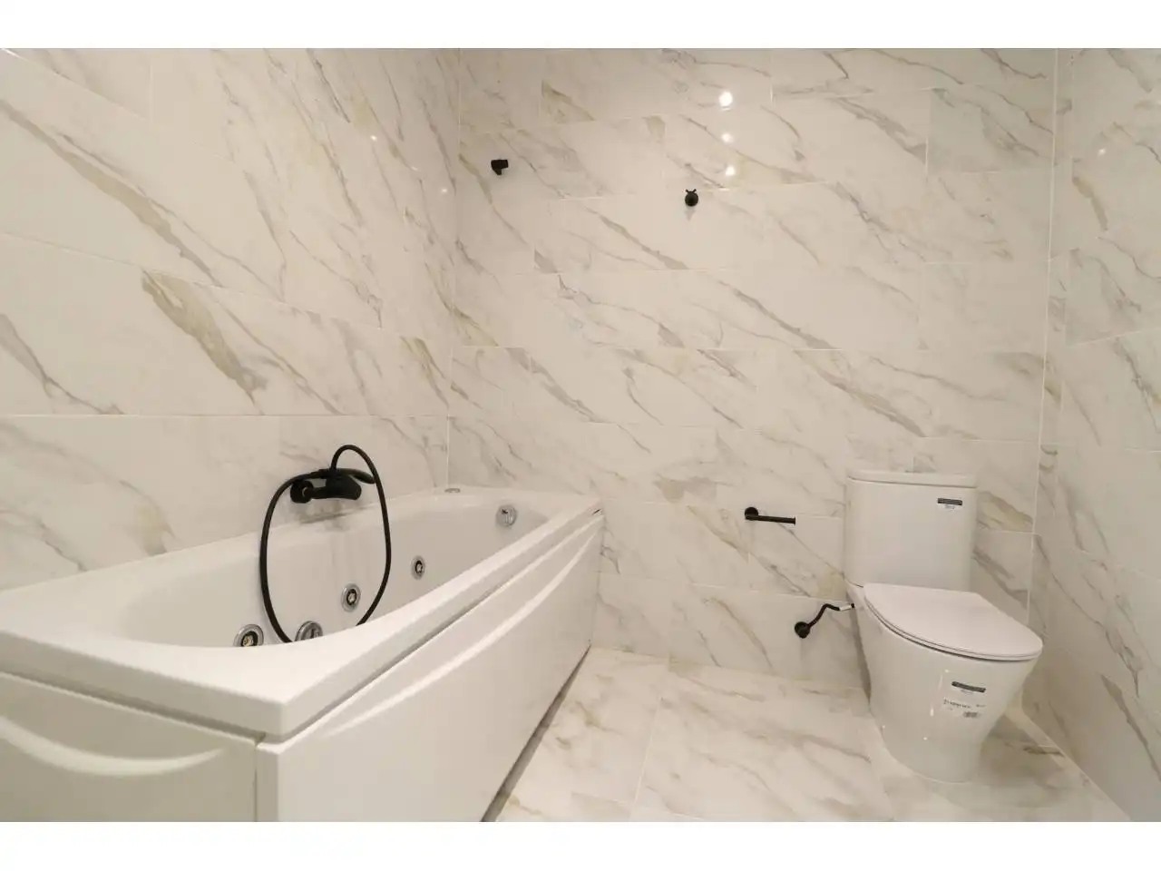 Bathroom of Houses for sale in Sant Cugat del Vallès  with Private garden, Terrace and Swimming Pool