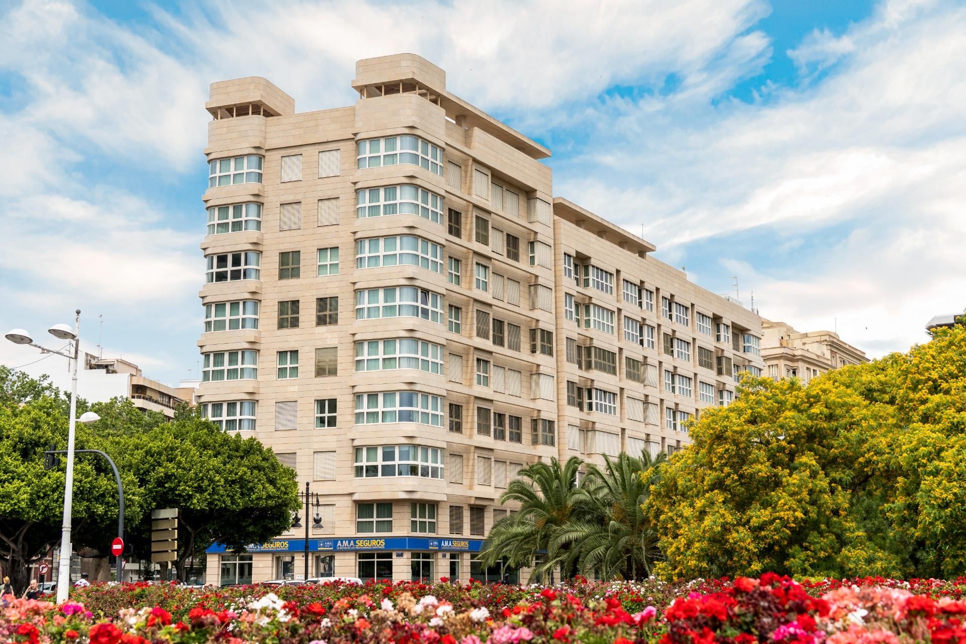 Exterior view of Flat for sale in  Valencia Capital  with Air Conditioner, Heating and Parquet flooring