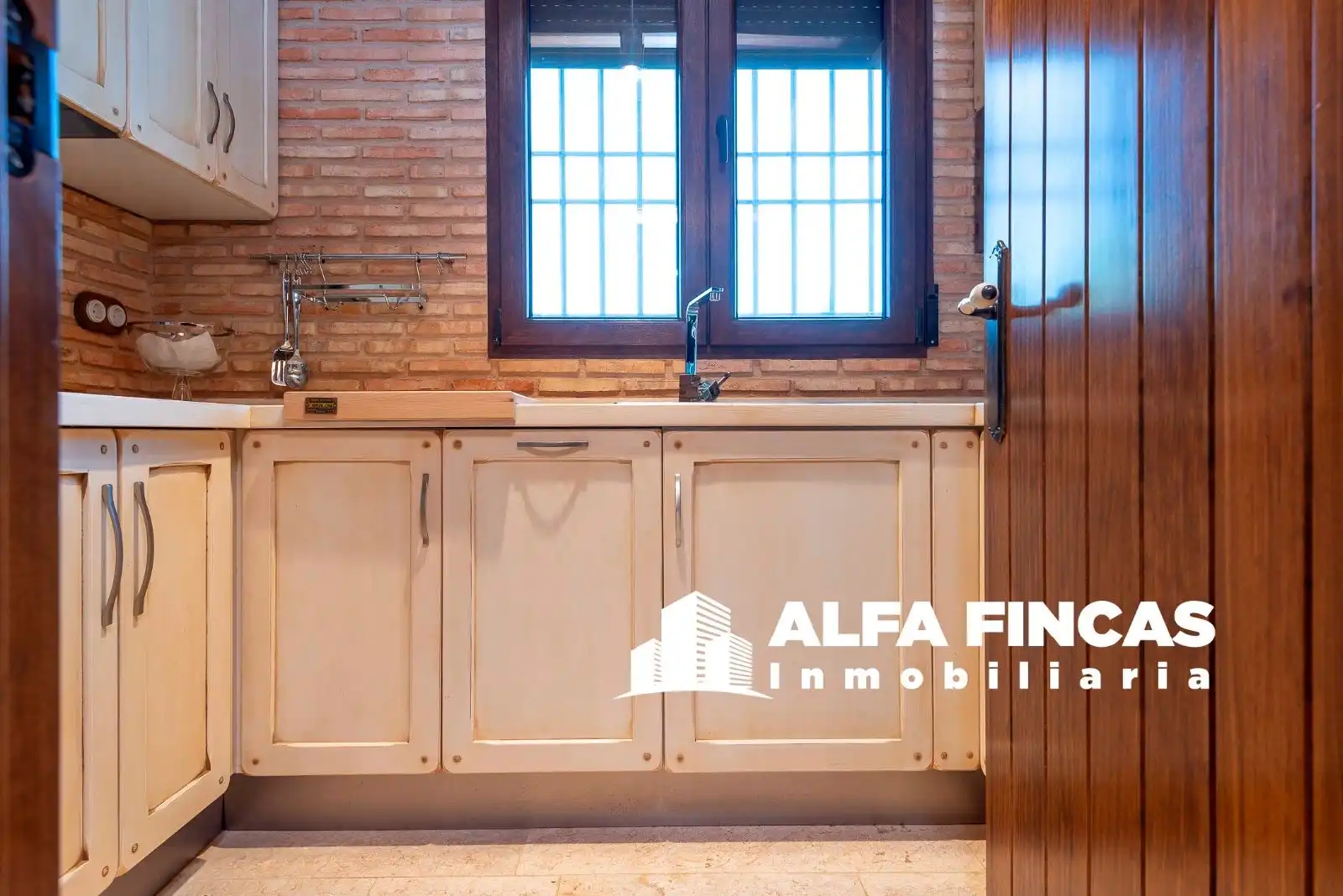 Vista exterior de Casa o chalet en venta en Vara de Rey con Calefacción, Terraza y Piscina