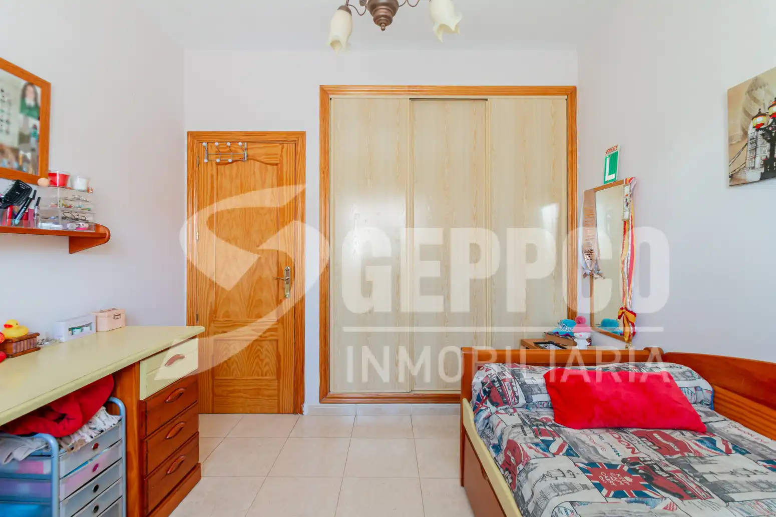 Dormitori de Casa o xalet en venda en Santa Cruz del Retamar amb Aire condicionat, Calefacció i Terrassa