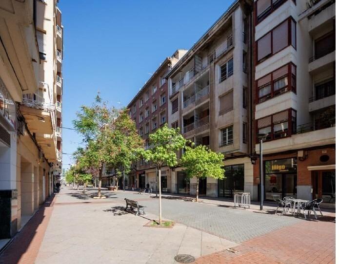 Foto 1 de Edifici en venda a Calle Doctores Castroviejo, Gran Via, La Rioja