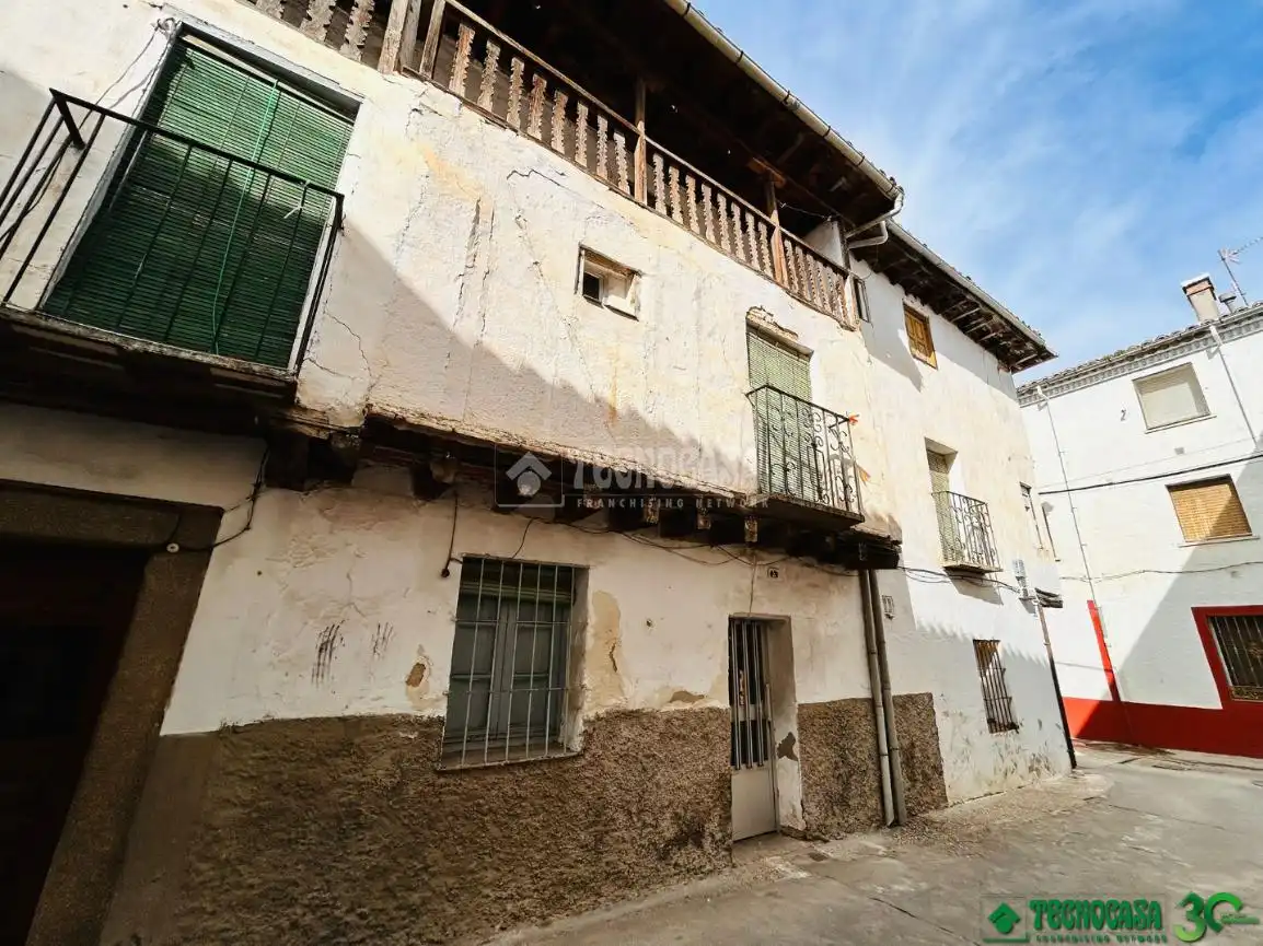 Vista exterior de Casa adosada en venta en Candeleda con Calefacción