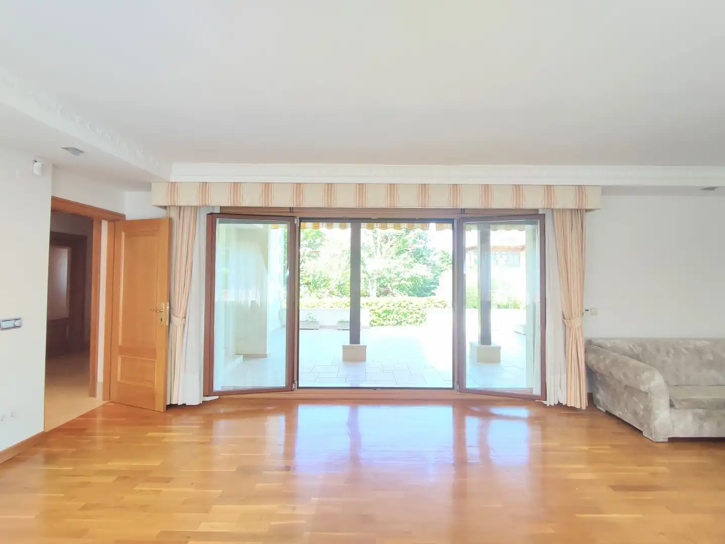 Sala d'estar de Casa o xalet en venda en Cizur amb Calefacció, Jardí privat i Terrassa