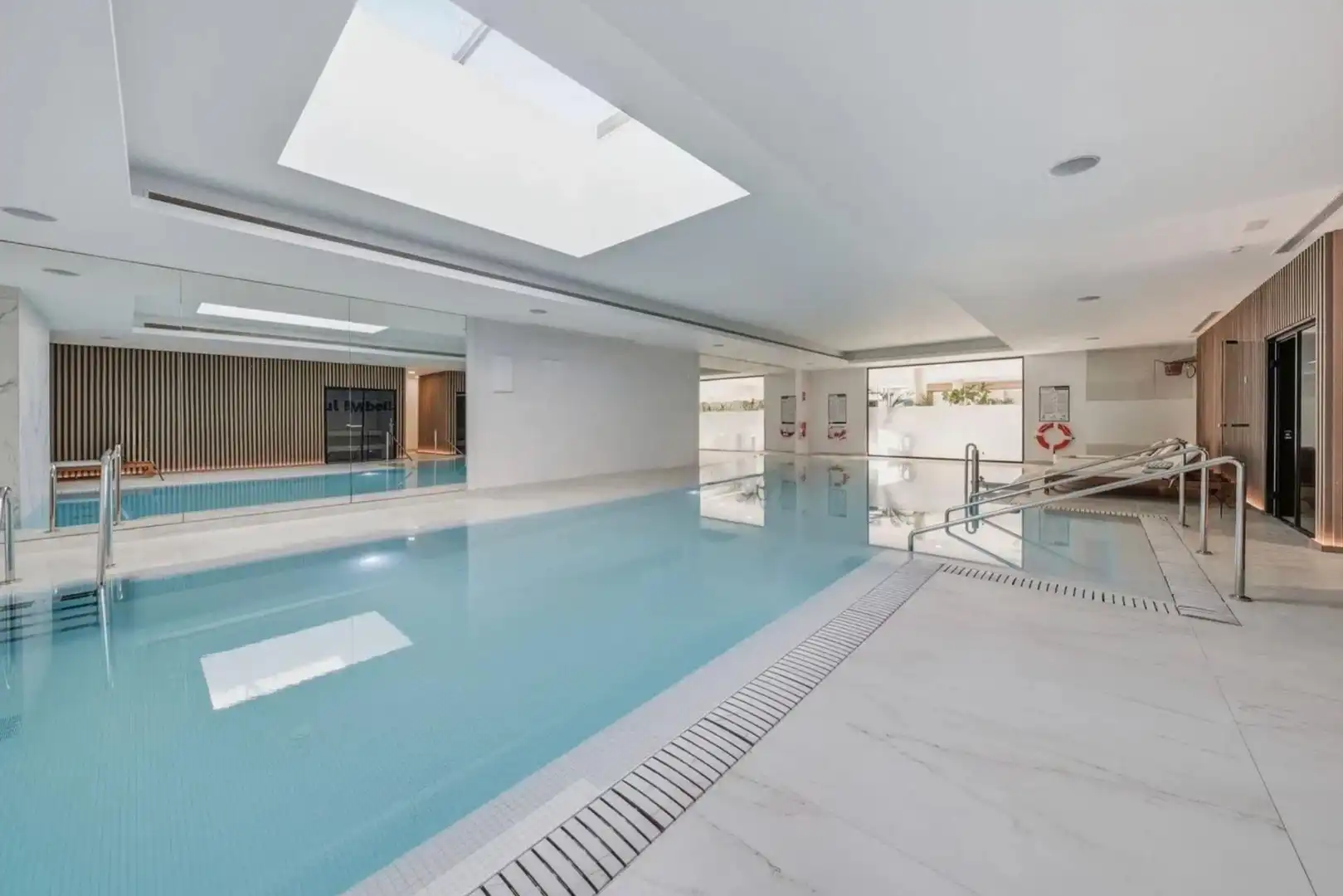 Piscina de Apartament en venda en Marbella amb Aire condicionat, Terrassa i Traster