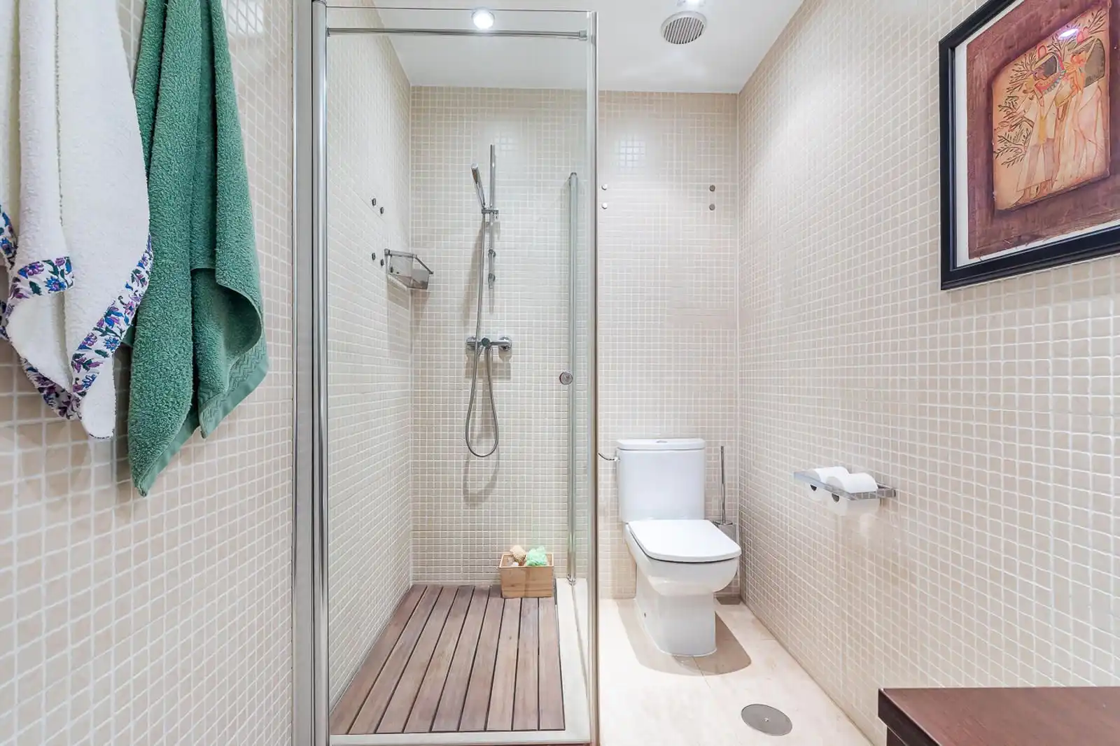 Bathroom of Flat for rent in Madrid  with Air Conditioner, Private garden and Swimming Pool