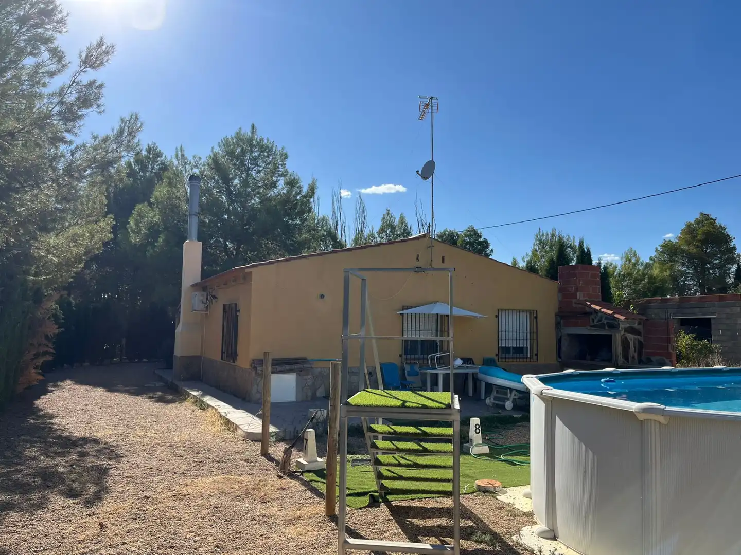 Vista exterior de Casa o chalet en venta en Villarrobledo con Aire acondicionado, Jardín privado y Terraza