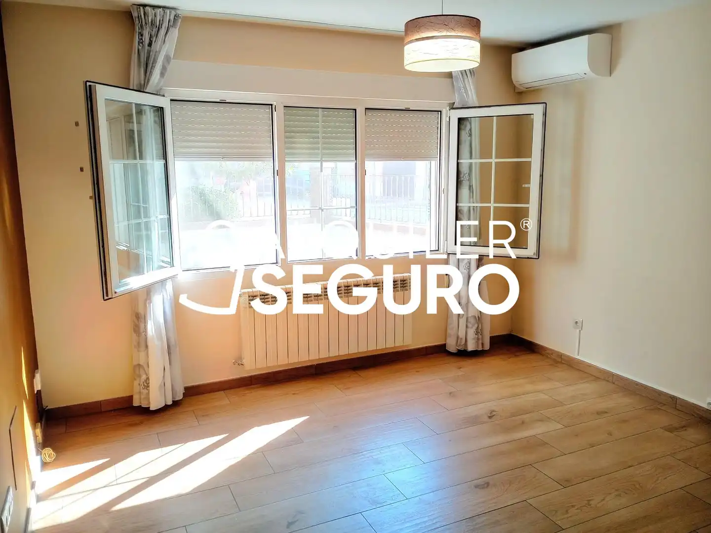 Habitación de Casa o chalet de alquiler en Aldeamayor de San Martín con Aire acondicionado, Calefacción y Terraza