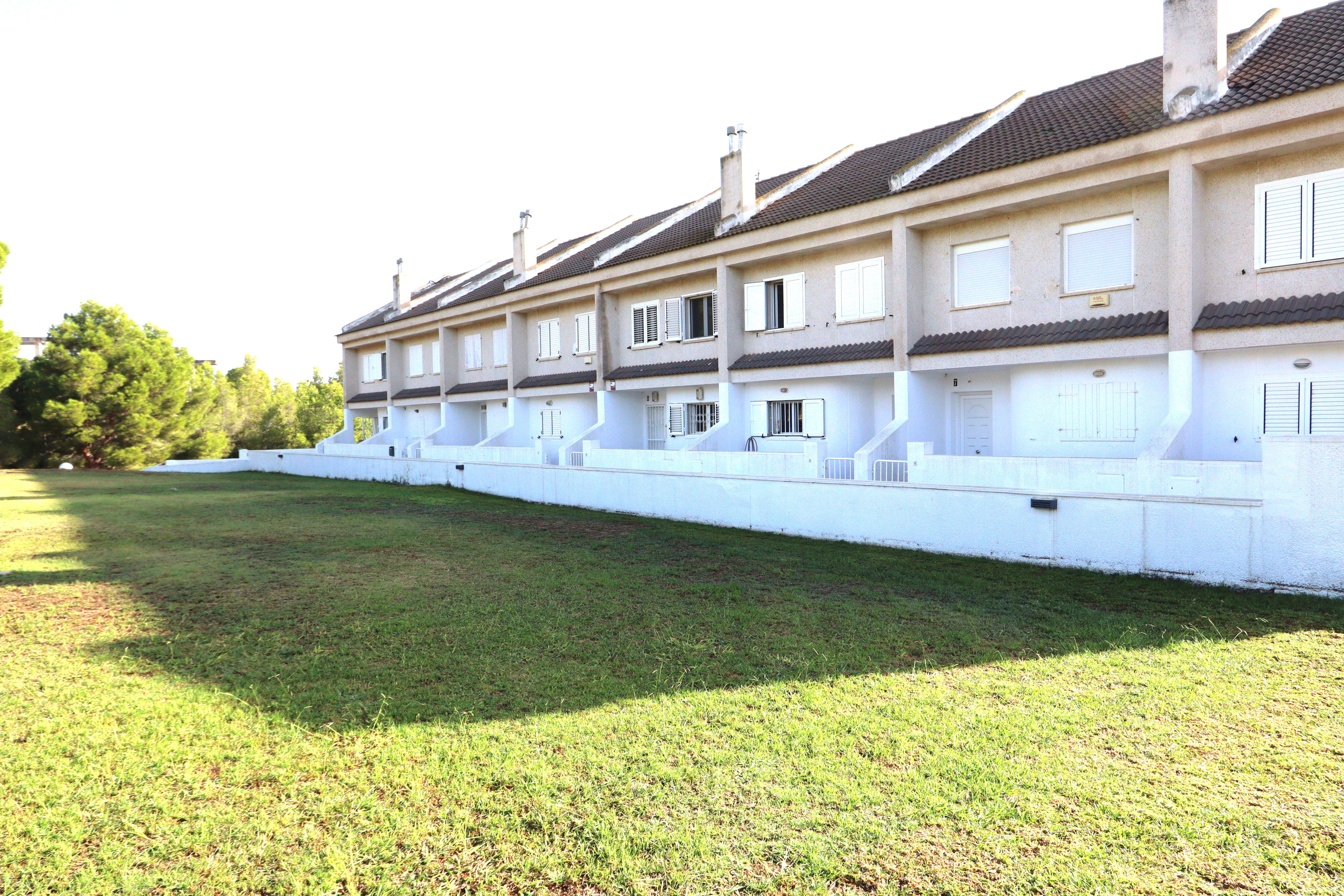 Exterior view of Single-family semi-detached for sale in Vandellòs i l'Hospitalet de l'Infant  with Heating and Private garden