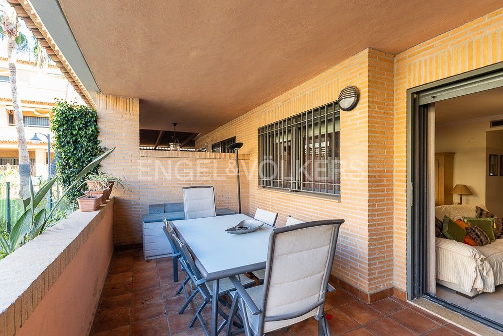Terrace of Single-family semi-detached for sale in  Valencia Capital  with Air Conditioner, Heating and Private garden